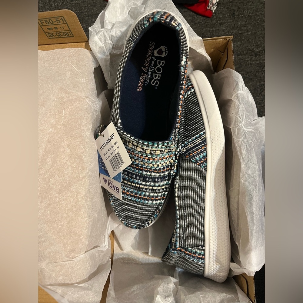 Bobs slip on